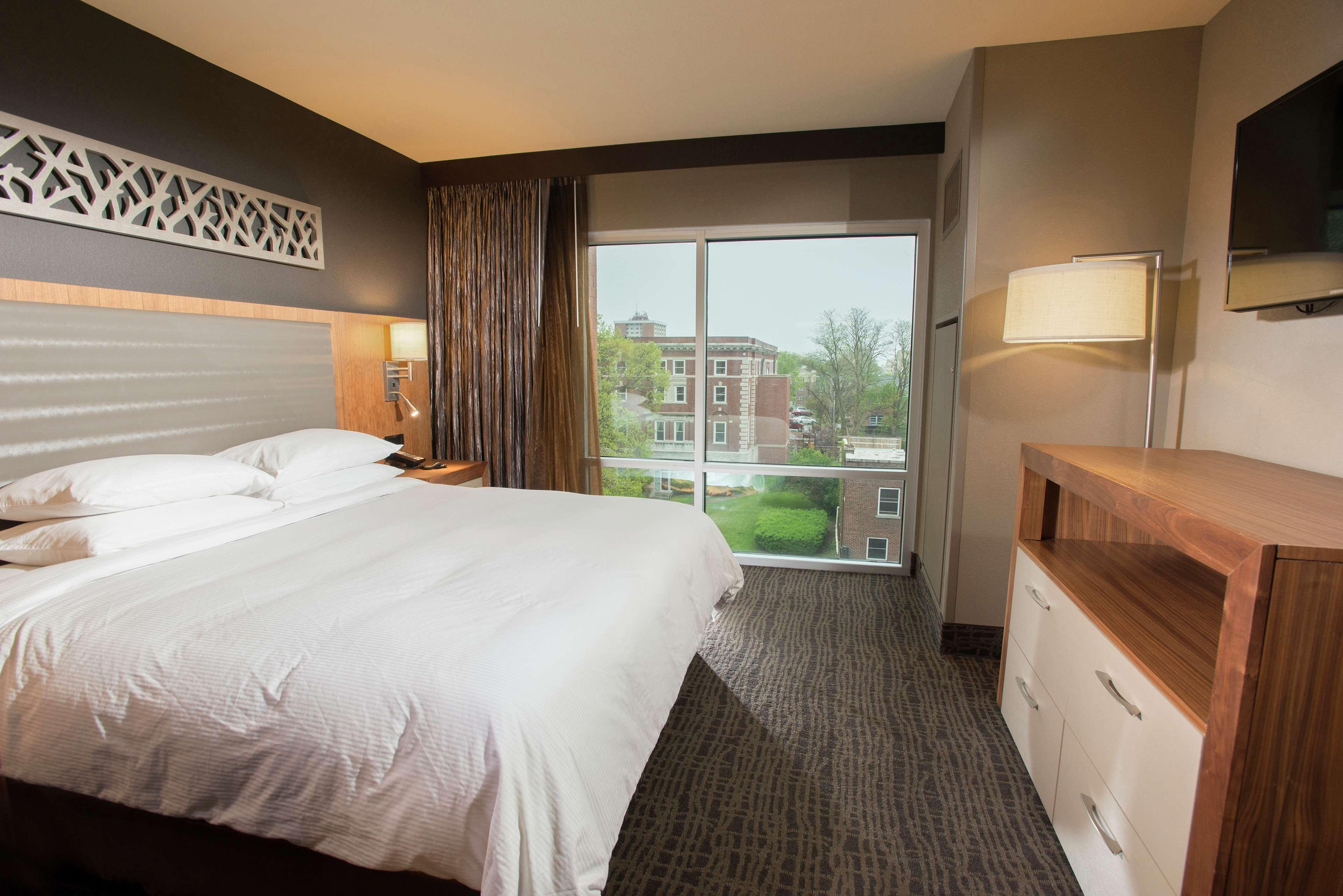 The Broadway Columbia - A Doubletree By Hilton Hotel Exterior photo