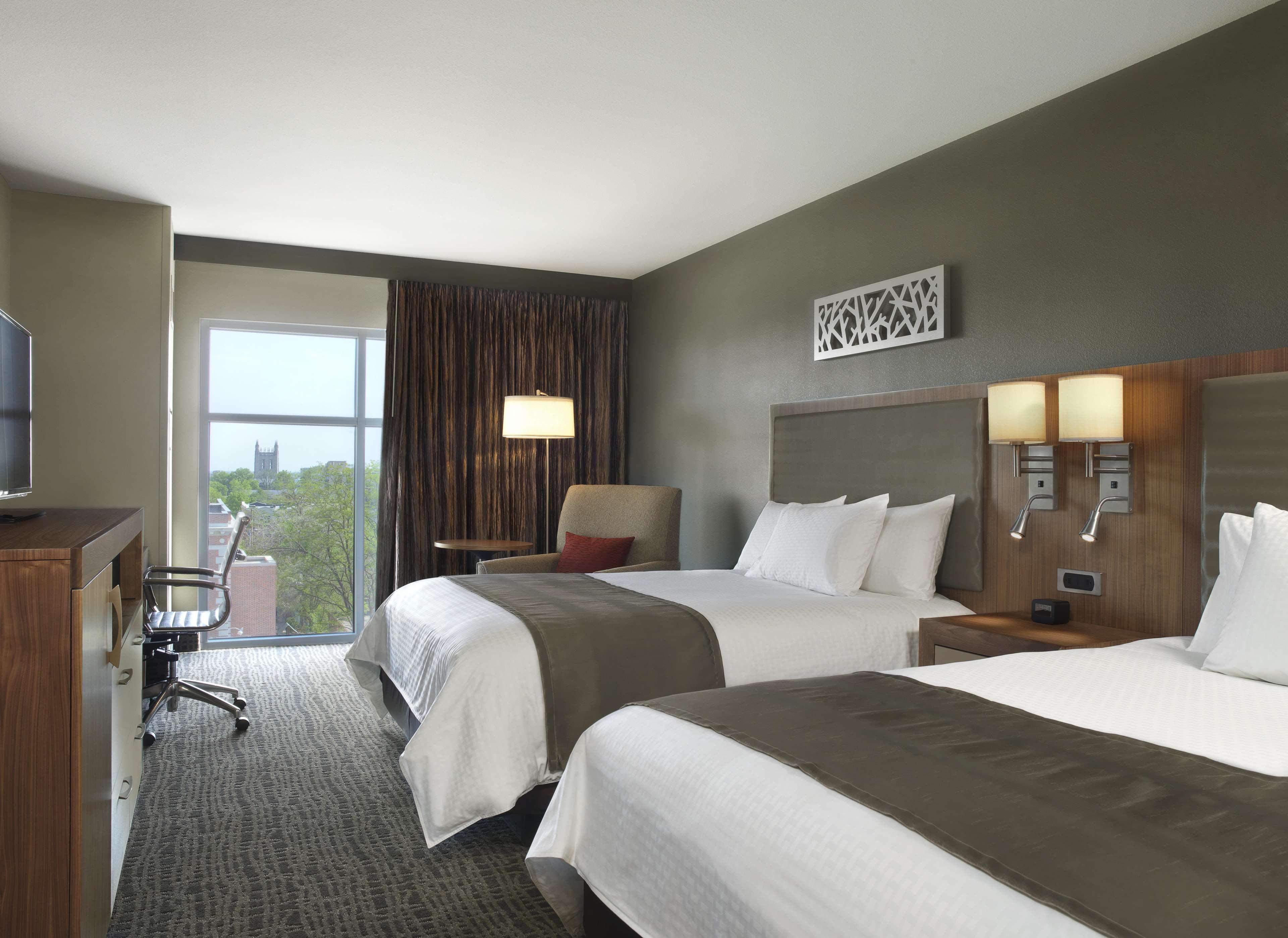 The Broadway Columbia - A Doubletree By Hilton Hotel Exterior photo