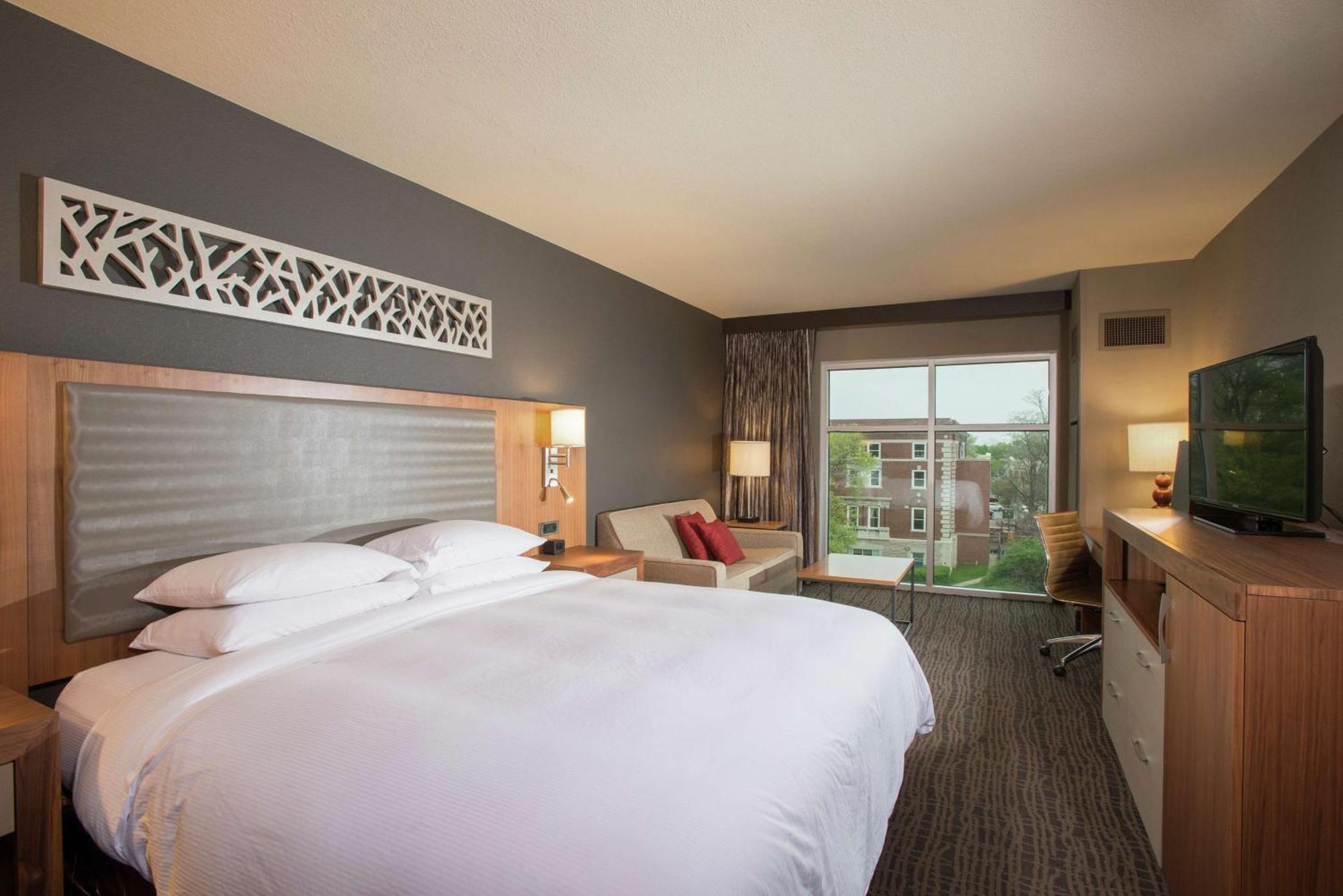 The Broadway Columbia - A Doubletree By Hilton Hotel Exterior photo
